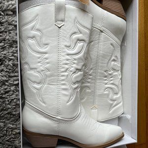 Vegan leather, white, western/cowgirl boots